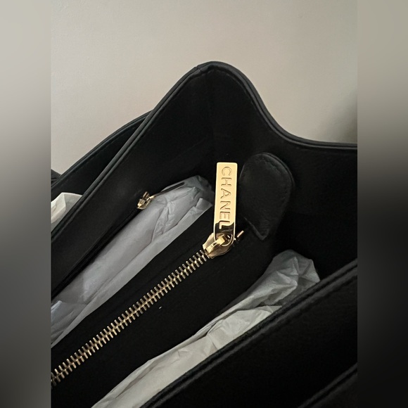 SOLD NEVER USED Chanel Executive Authentic Black Grained Leather Tote Bag - Picture 11 of 14
